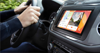 Illustration for article titled Parrot RNB6: pronto podrás escoger entre Apple y Android en tu coche